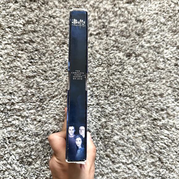 BUFFY THE VAMPIRE SLAYER Season 1 DVD Set 3 Discs Classic TV Show Collection - Picture 2 of 6